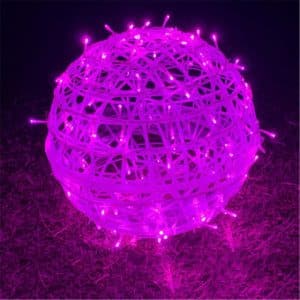 Violet luminous exterior ball garland