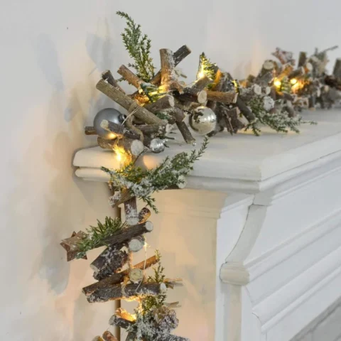 1 m pre-lit rustic wooden garland, 10 warm white LEDs, grey logs