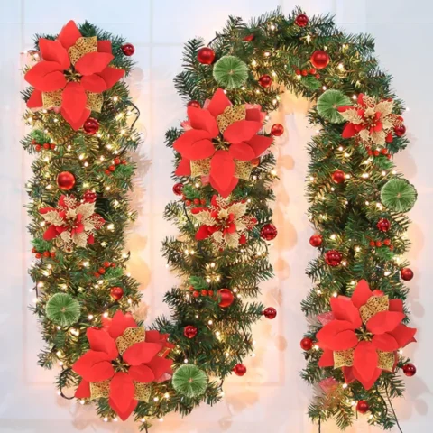 2.7 m pre-lit Christmas garland with berries, 30 LEDs, 220 tips
