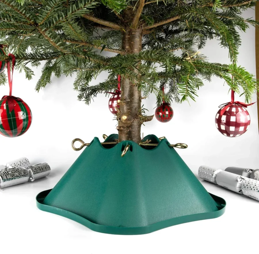 Adjustable Christmas tree stand with 1.8 L reservoir, trees to 8ft