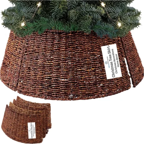 Brown woven tree skirt collar, 51 cm top, 66 cm base, 25 cm high