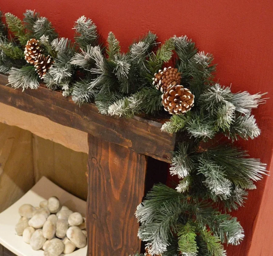 Frosted garland with snow tips and pine cones, 270 cm x 25 cm