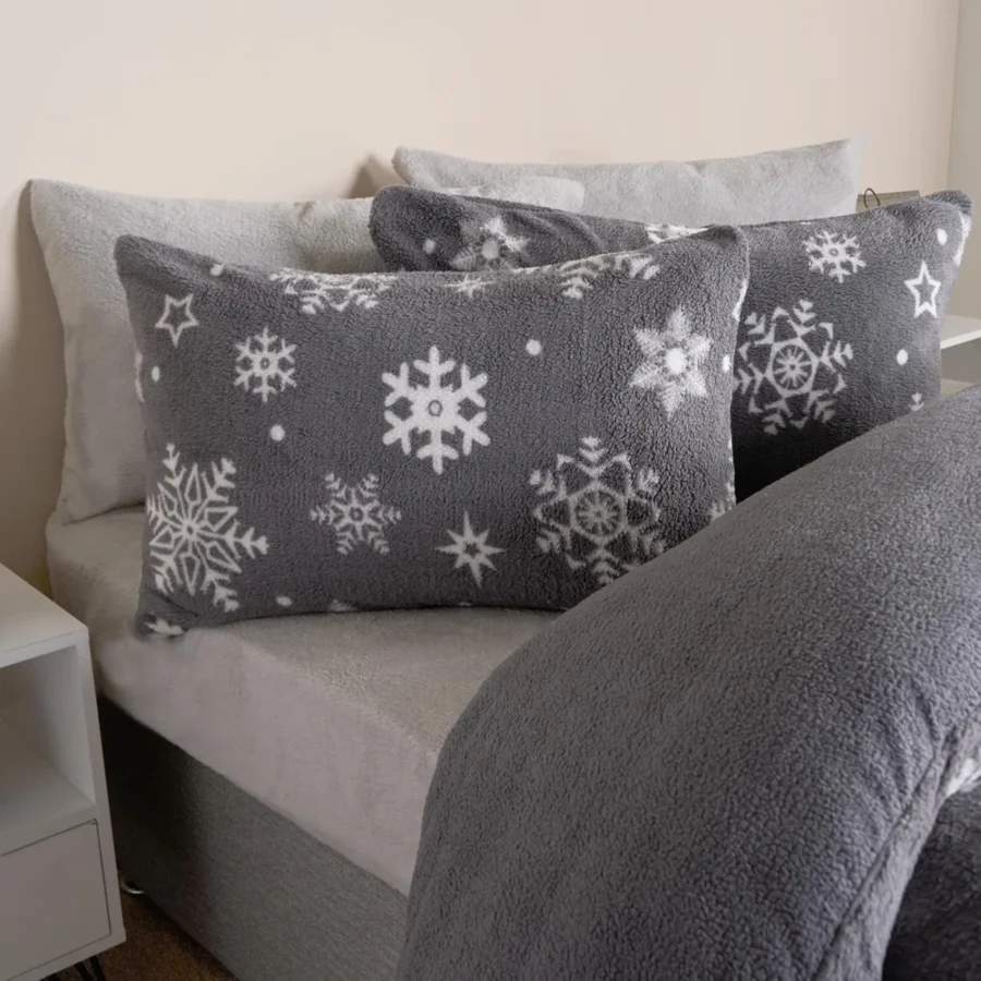 Grey snowflake teddy fleece double duvet set with 2 pillowcases