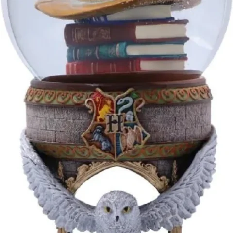 Harry Potter First Day at Hogwarts snow globe, 19.5 cm tall