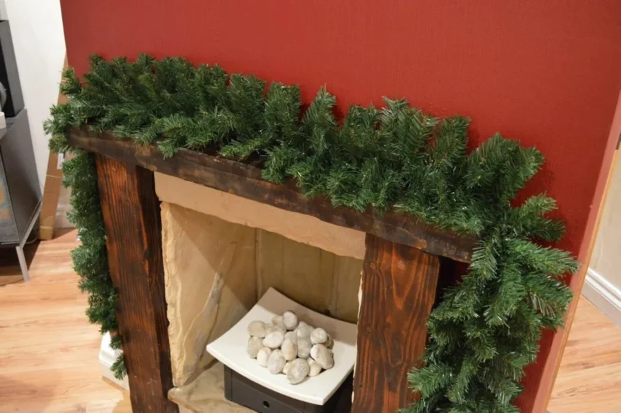 Imperial pine garland, plain green, 270 cm x 25 cm, about 185 tips