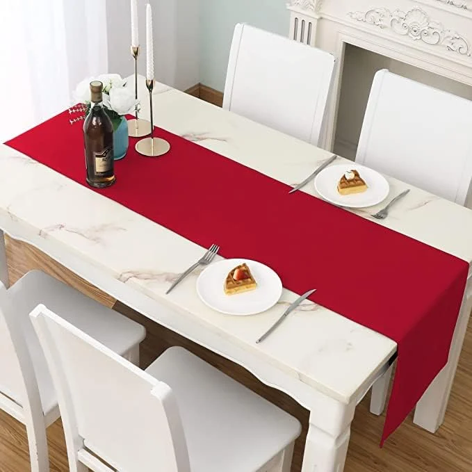 Plain red Christmas table runner in cotton blend, 42 x 150 cm