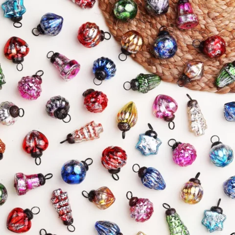 Set of 25 mini vintage glass ornaments in a gift box, 2.5 to 3.8 cm