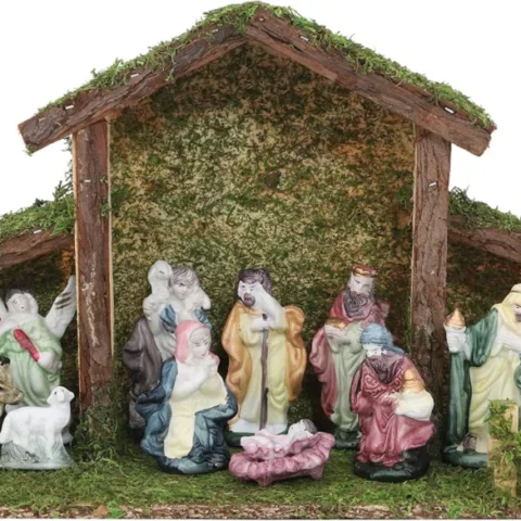 Traditional nativity scene with stable and 11 resin figures