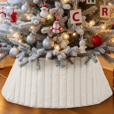 White faux fur tree collar, 11 panels, 61 cm base, striped