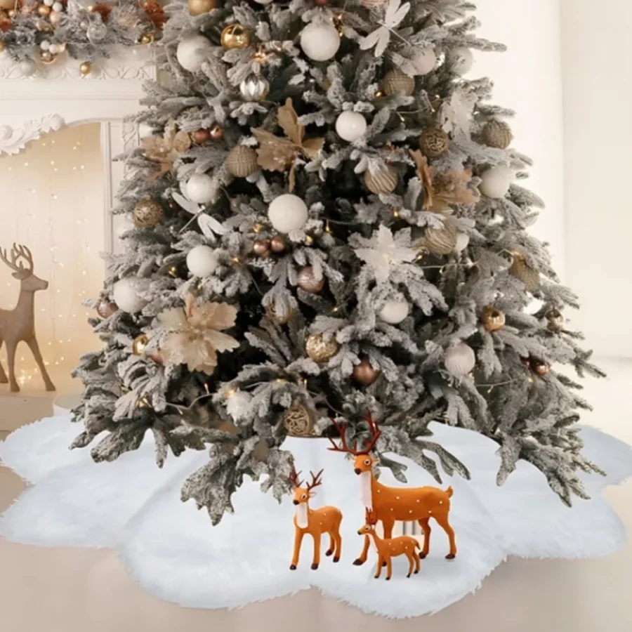 White faux fur tree skirt, plum blossom shape, 90 cm, double layer