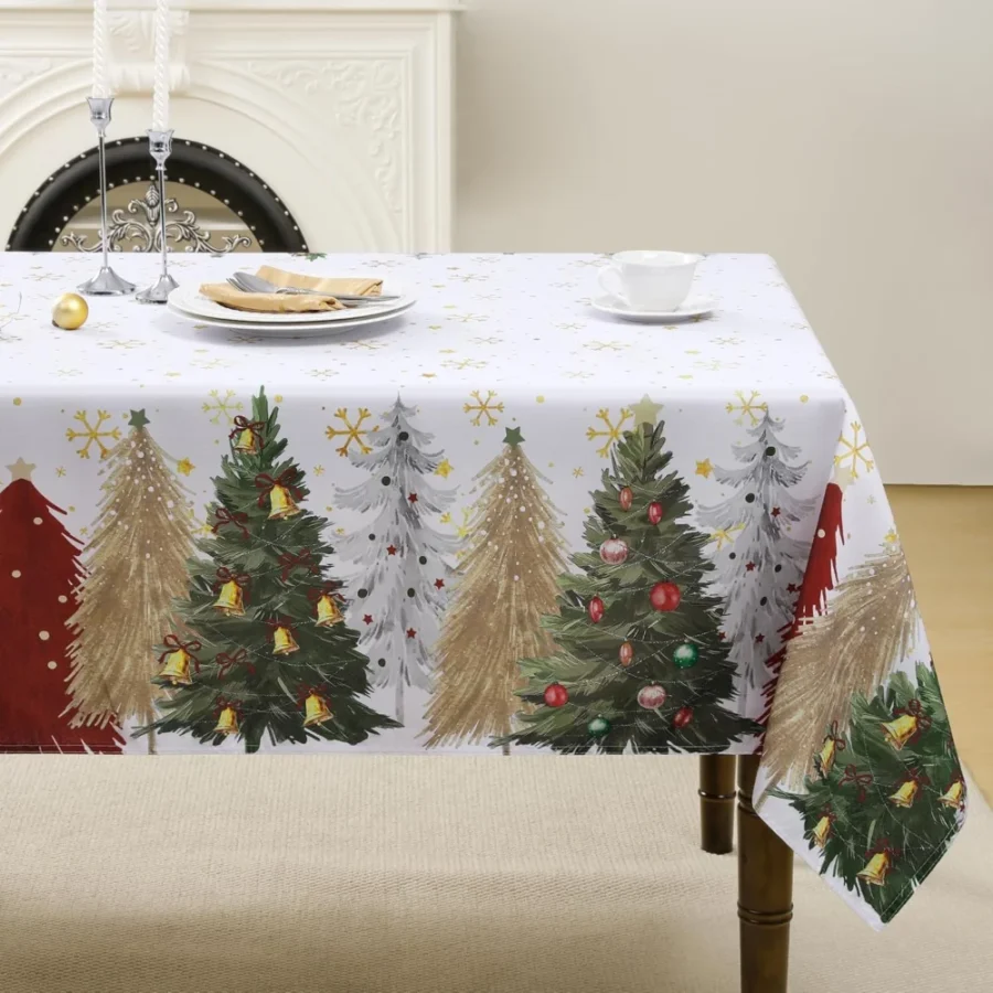 White tablecloth with gold snowflakes and trees, 140 x 200 cm
